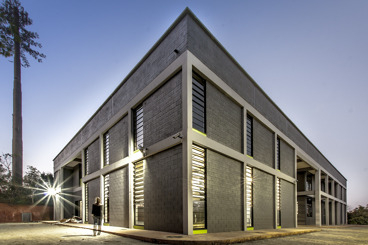 @JuniaMortimer-01 (0)